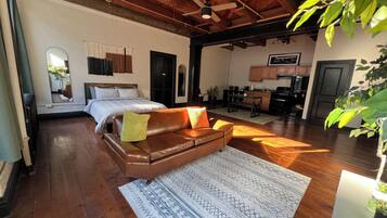 1 bedroom, iron/ironing board, free WiFi