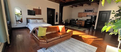 1 slaapkamer, een strijkplank/strijkijzer, gratis wifi