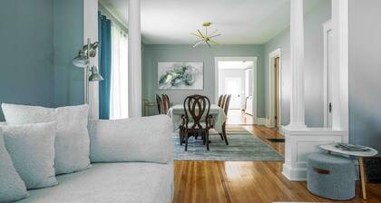 Maplewood Manor - Chic 6 BDR Downtown Walworth