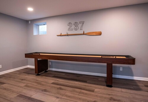 Maplewood Manor - Chic 6 BDR Downtown Walworth