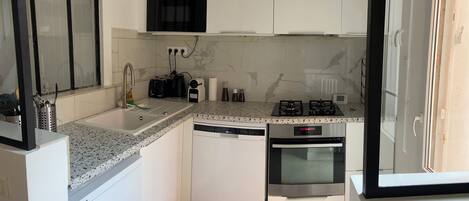 Microwave, oven, stovetop, dishwasher