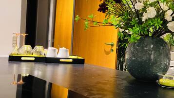 Shared Dormitory, 4 Bedrooms, Smoking, Garden View | Dining room