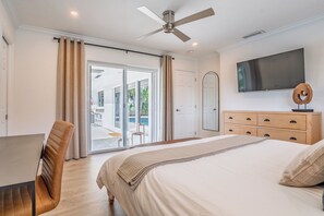 3 sovrum, skrivbord, strykjärn/strykbräda och resesäng