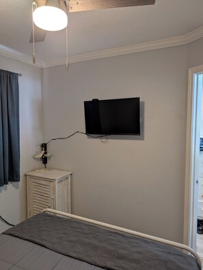 1 Schlafzimmer, Schreibtisch, Bügeleisen/Bügelbrett, kostenloses WLAN