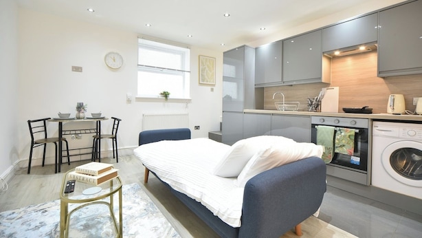 Interior - The Quiet Corner in Bromley (Bromley)