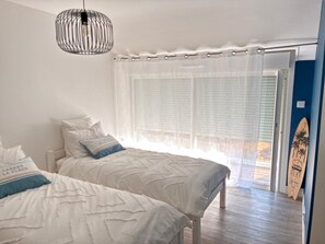 2 室のベッドルーム、アイロン / アイロン台