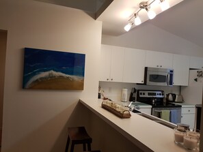 Mikrovågsugn, ugn, spishäll och diskmaskin