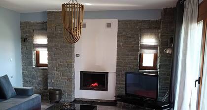Spacious 3-bedroom apartment with AC, WiFi in marvelous Mantio