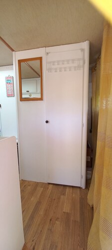 Pauls Caravan for 4 - See the Horses From Your bed