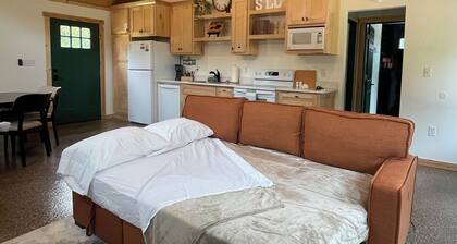 Emerald Cabin by Ft. Gibson Lake – Modern Getaway with Firepit. Hot Tub Coming!