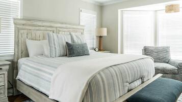 独立别墅, 多张床, 露台, 花园景观 (Tranquil Family Retreat) | 4 多间卧室、特色装修、特色家居、办公桌