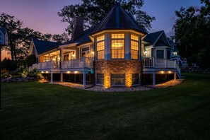 Exterior - Tranquil Family Retreat - for 10! (Lake Geneva)