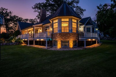 Tranquil Family Retreat - for 10!