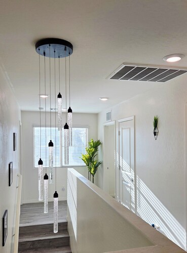 ⭐️⭐️⭐️⭐️⭐️ Luxury, Sleek & Modern Vibes!｜Stylish home just 15 min to Downtown!✅️