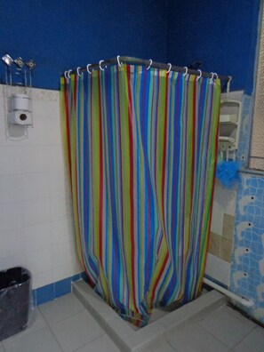 Bathroom - Hostal The Only Backpackers (Morelia)