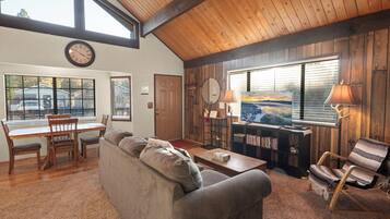 Flat-screen TV, fireplace