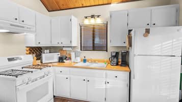 Electric kettle, toaster