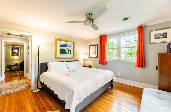 1 غرفة نوم ومكواة/لوح كي وواي فاي وملاءات أسرّة