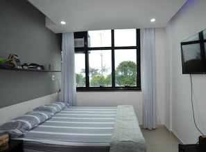 WiFi, bed sheets