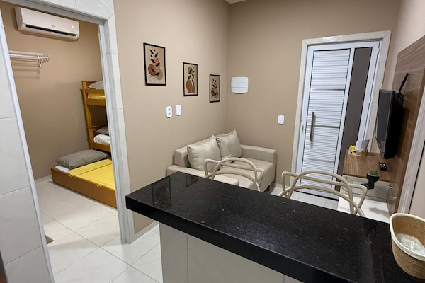 Apartamento conforto | Cozinha americana privada | Produtos de limpeza, toalhas de papel