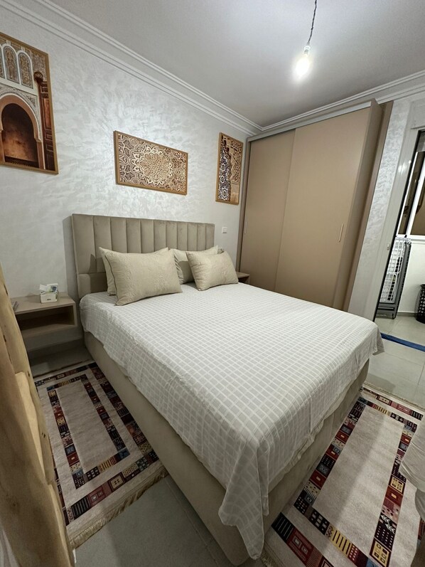 2 bedrooms, iron/ironing board, free WiFi, bed sheets