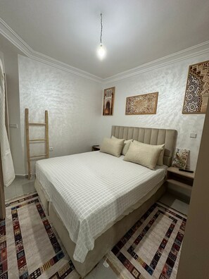2 bedrooms, iron/ironing board, free WiFi, bed sheets