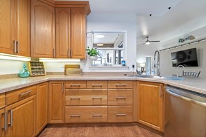 Micro-ondes, four, plaque de cuisson, lave-vaisselle