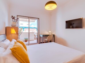 3 soverom, strykejern/-brett, internettilgang og sengetøy