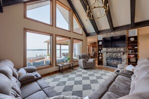 Smart TV, fireplace, table football, books