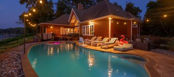 Waterfront Lodge packed with Amenities