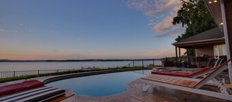 Waterfront Lodge packed with Amenities