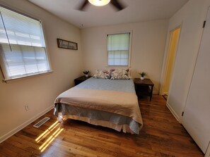 3 bedrooms, free WiFi, bed sheets