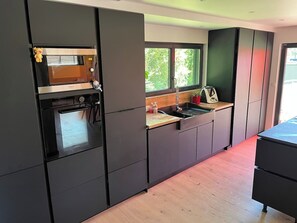 Mikrowelle, Ofen, Herdplatte, Geschirrspüler