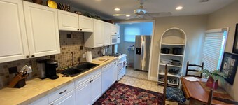 3-Bedroom 3 Bath Beach Cottage in Carolina Beach Paws Welcome 2 Blocks to Ocean