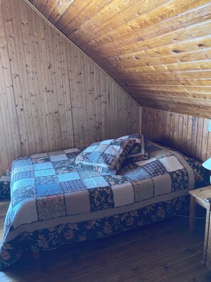 Schreibtisch, Bügeleisen/Bügelbrett, Reisekinderbett, kostenloses WLAN