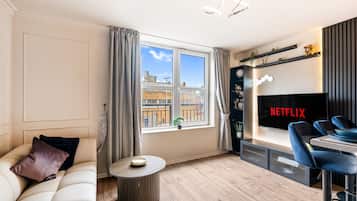 智能电视、电脑显示器