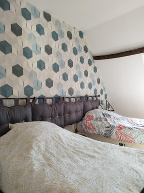 4 chambres, fer et planche à repasser, Wi-Fi, draps fournis