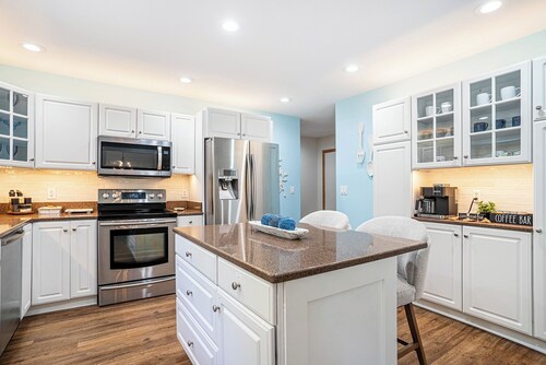 NEW Secluded 2.5-Acre Modern Retreat by Lake Michigan–Near Holland & Grand Haven