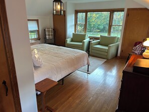 4 habitaciones, escritorio, tabla de planchar con plancha y wifi 