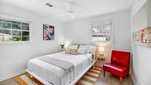 Iron/ironing board, WiFi, bed sheets - Perfectly Park Circle II (N. Charleston)