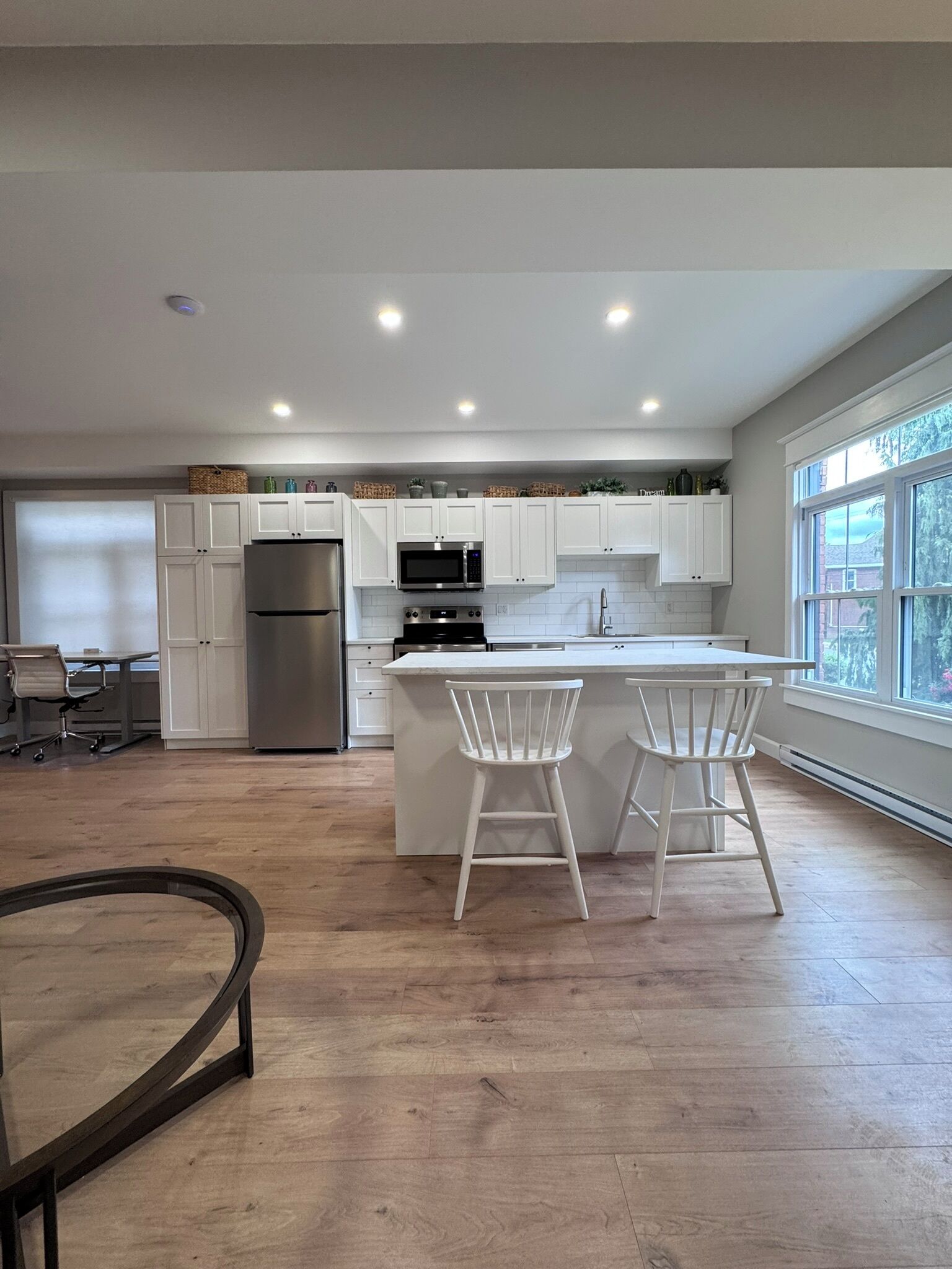 Microondas, horno, parrilla de estufa y lavavajillas 