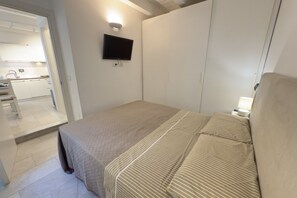 1 bedroom, iron/ironing board
