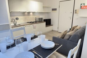 Fridge, microwave, dishwasher, toaster - Centre of Alassio, 2 steps from the Sea (Alassio)
