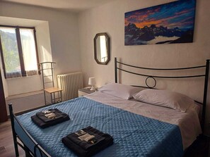 3 bedrooms, WiFi, bed sheets