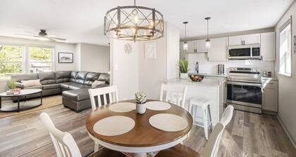 Family & Dog Friendly Stay 15 mins to St. Matthews