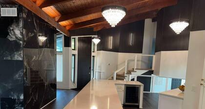Spacious 5-bedroom house in awesome River Hills with an INDOOR POOL!