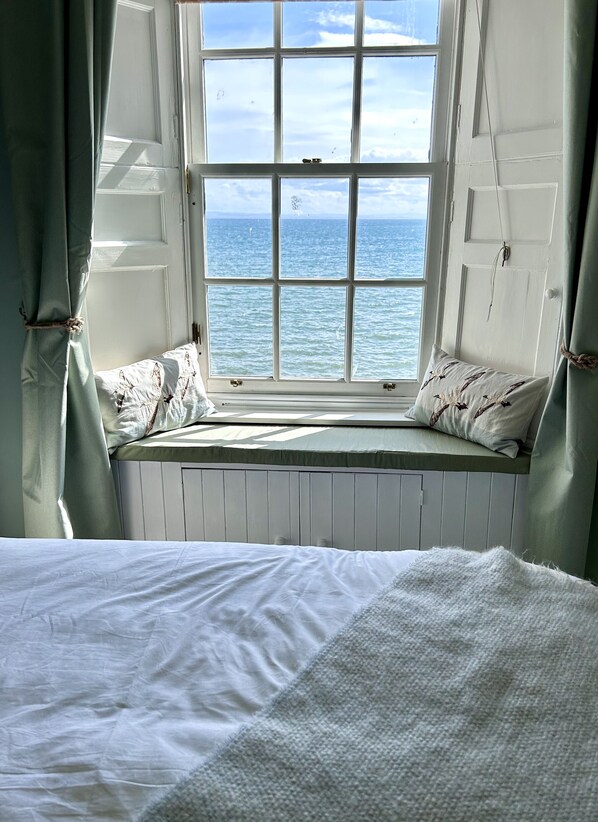 Iron/ironing board, travel crib, free WiFi, bed sheets