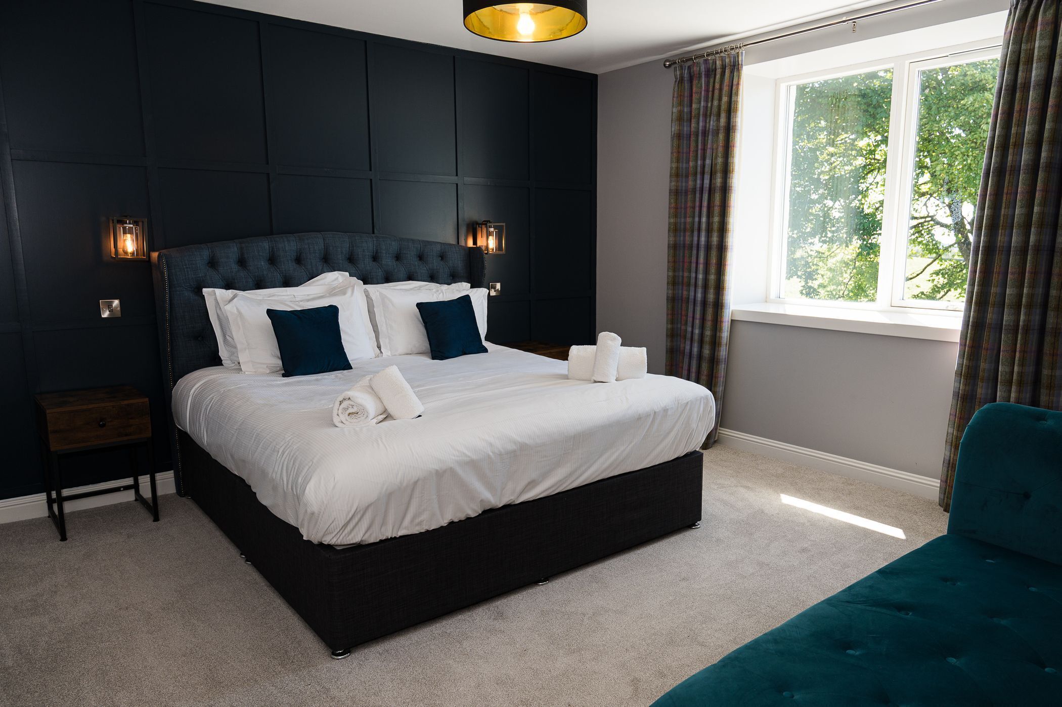 5 bedrooms, internet, bed sheets, wheelchair access