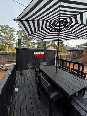 Outdoor dining