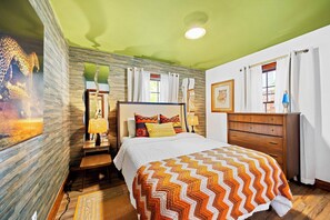 2 chambres, fer et planche à repasser, Wi-Fi, draps fournis